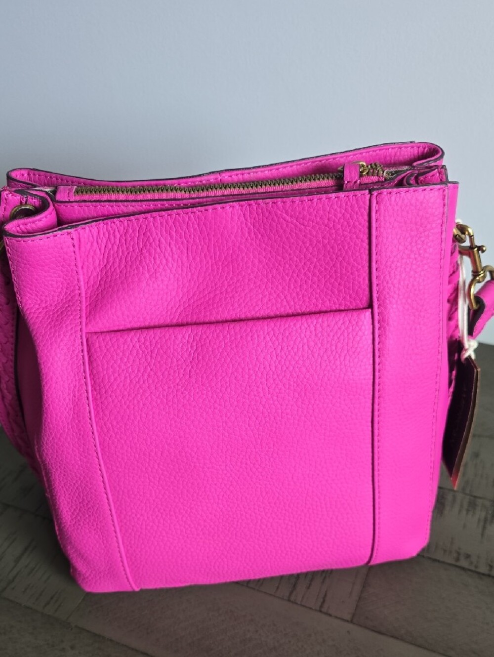 AMERICAN LEATHER CO Bright Pink Leather Crossbody Bag - Picture 3 of 11